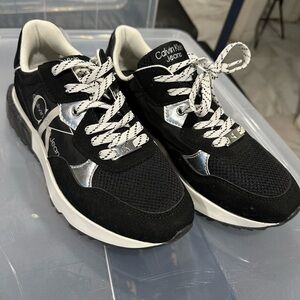 Calvin Klein Women's Magalee Casual Logo Lace-Up Sneakers no box